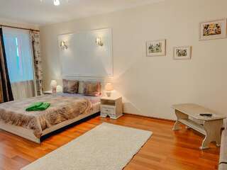 Апартаменты Апартаменты "CHILPIL" в центре - бесконтактное заселение - 24x7 Брест Улучшенные апартаменты-3